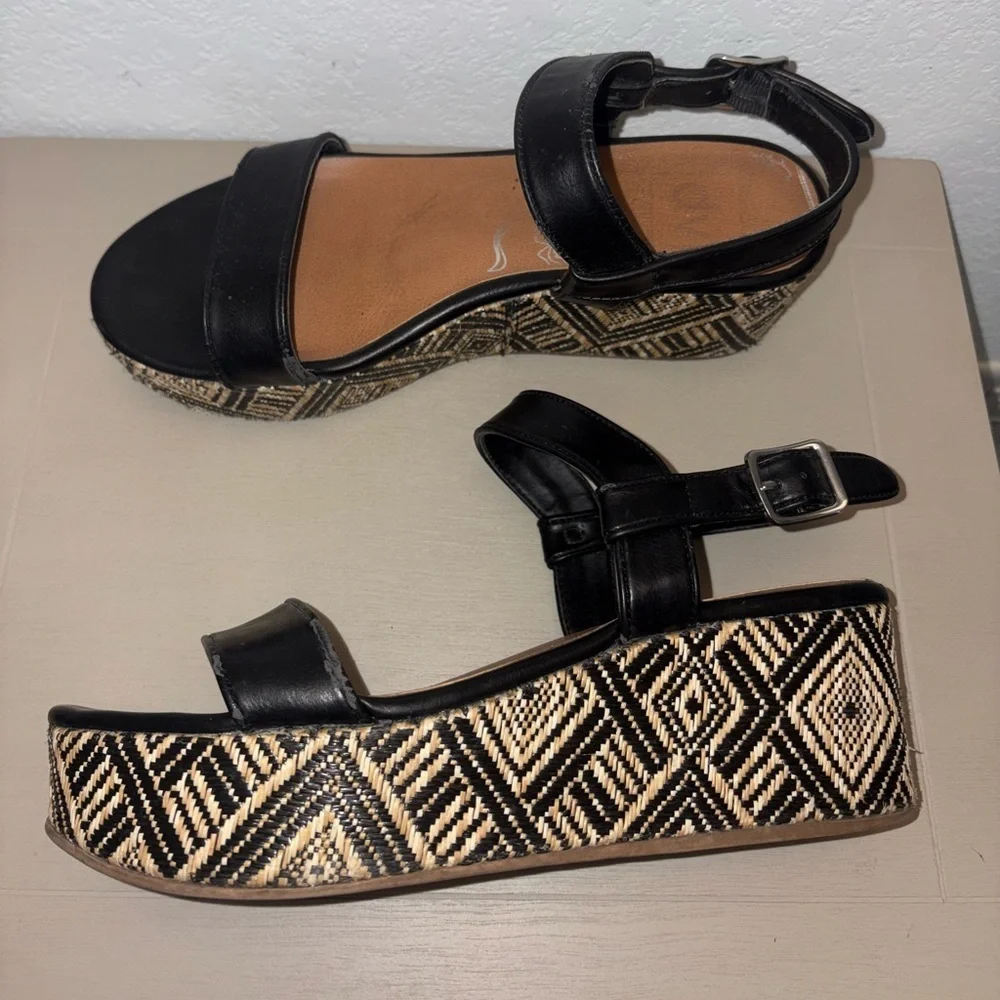 DV Dolce Vita Woven Tribal Raffia Black Platform Wedge Sandal